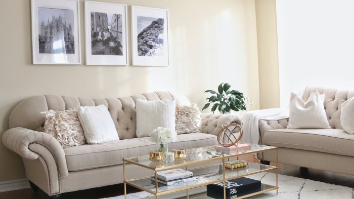 Wohnzimmer grau gold